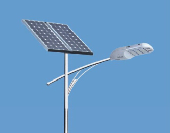 華可：如何確定led太陽(yáng)能路燈的抗雨天數(shù)？