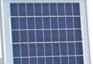 太陽能光伏廠家：如何清理自家屋頂太陽能發(fā)電系統(tǒng)？