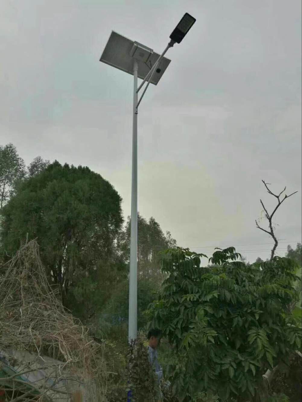 華可工程案例：湖南懷化100套太陽能路燈發(fā)貨啦！